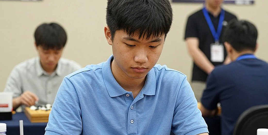 Olympiad cờ vua 2026 vòng 9: Gukesh thoát hiểm ngoạn mục, đội nữ Ấn Độ lặng lẽ tiến gần vàng