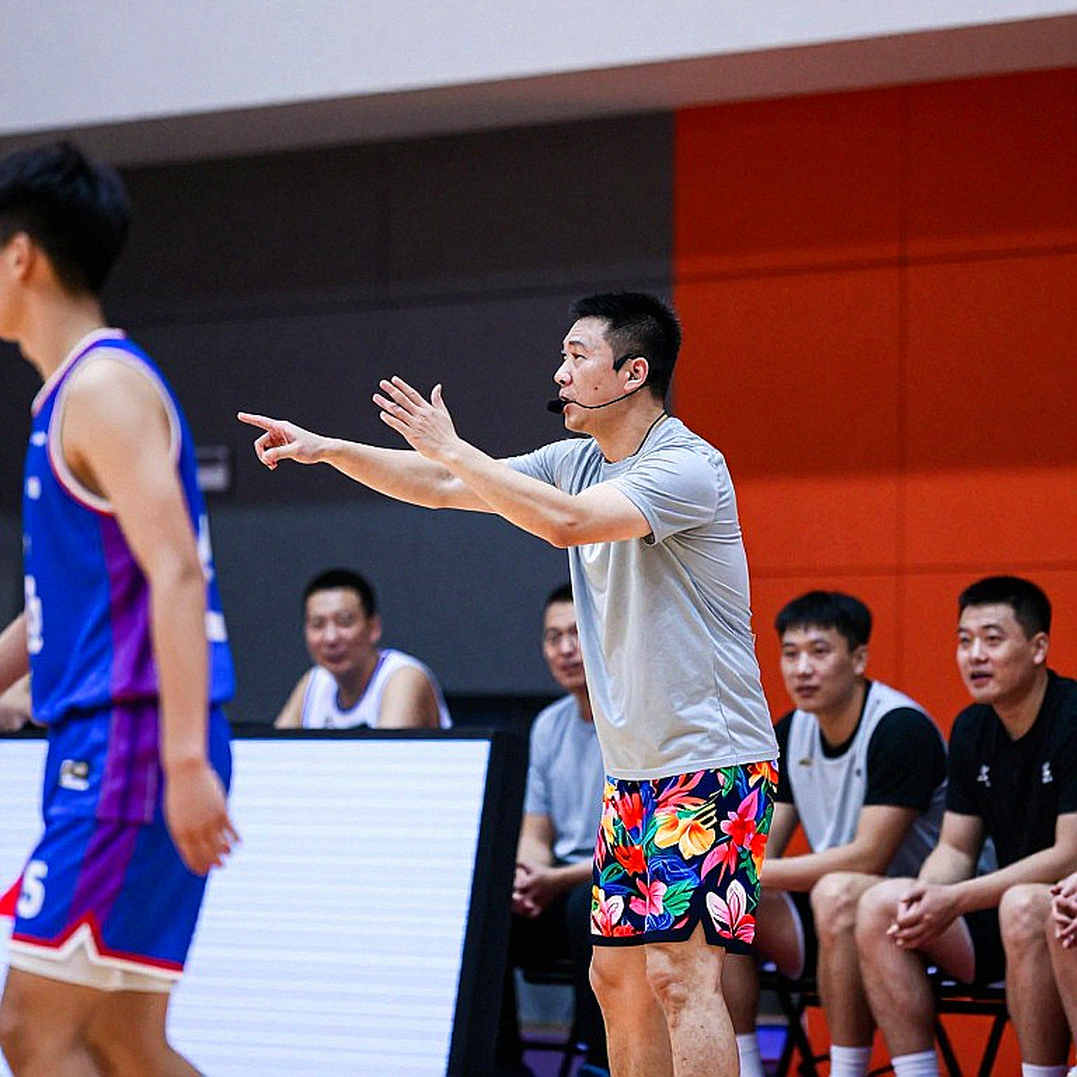 Virtus dẫn 13 điểm nhờ bóng bật bảng, rồi mất trận vì đúng thứ đó