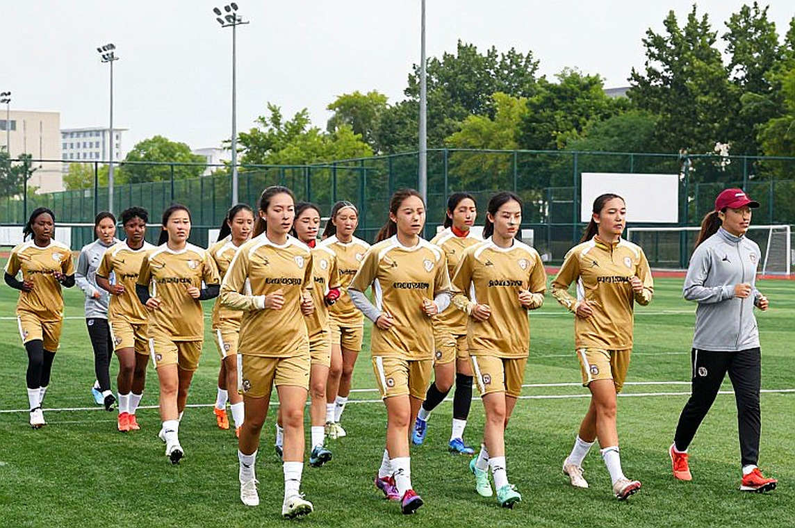 Giao Thức Ô Trống: Khi Bóng Đá Việt Nam Học Cách Nói 'Không Đủ Dữ Liệu'
