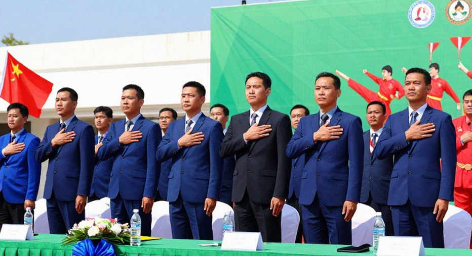 Raoni Barcelos nhập viện sau TKO hiệp 5: giới hạn tuổi 39 ở hạng gà UFC
