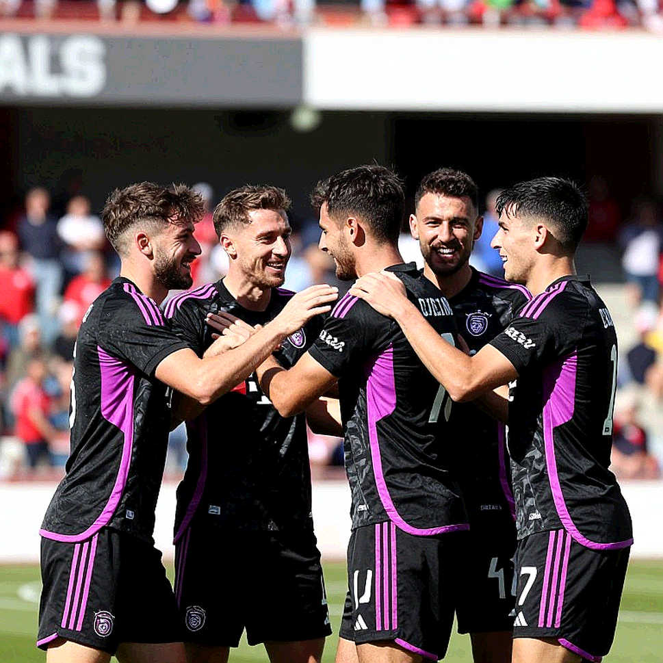 Beşiktaş và canh bạc 17 triệu euro: Khi tuyến giữa không còn chỗ cho sự im lặng Beşiktaş và canh bạc 17 triệu euro: Khi tuyến giữa không còn chỗ cho sự im lặng