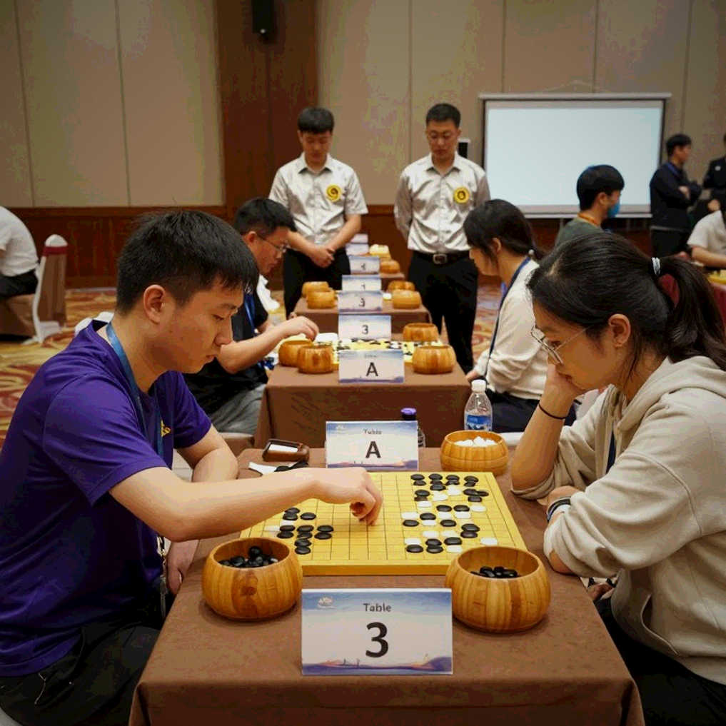 ChessBase Magazine #225: 27 ván cờ ngắn và một quyết định biên tập đáng học