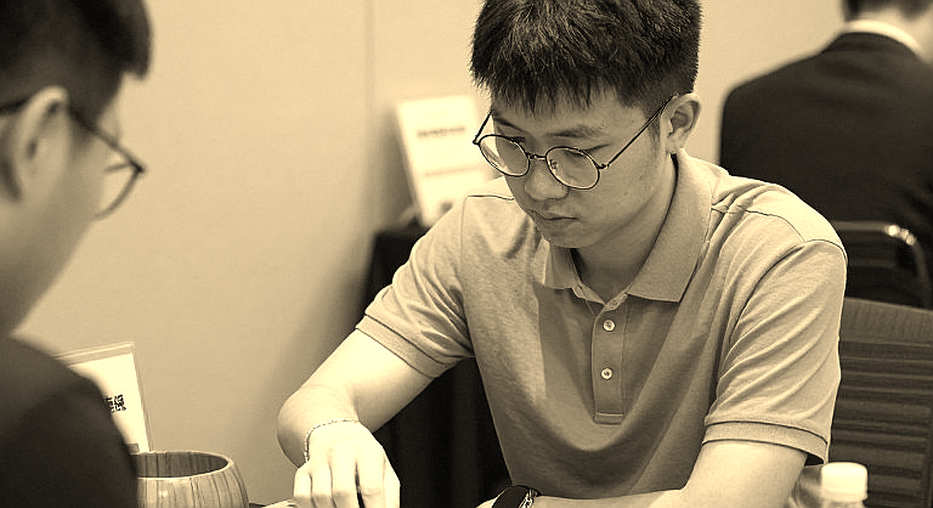 Nước cờ 9...a5 trong Phòng thủ Ấn Độ Nhà vua: Giữa lý thuyết máy tính và kế hoạch con người